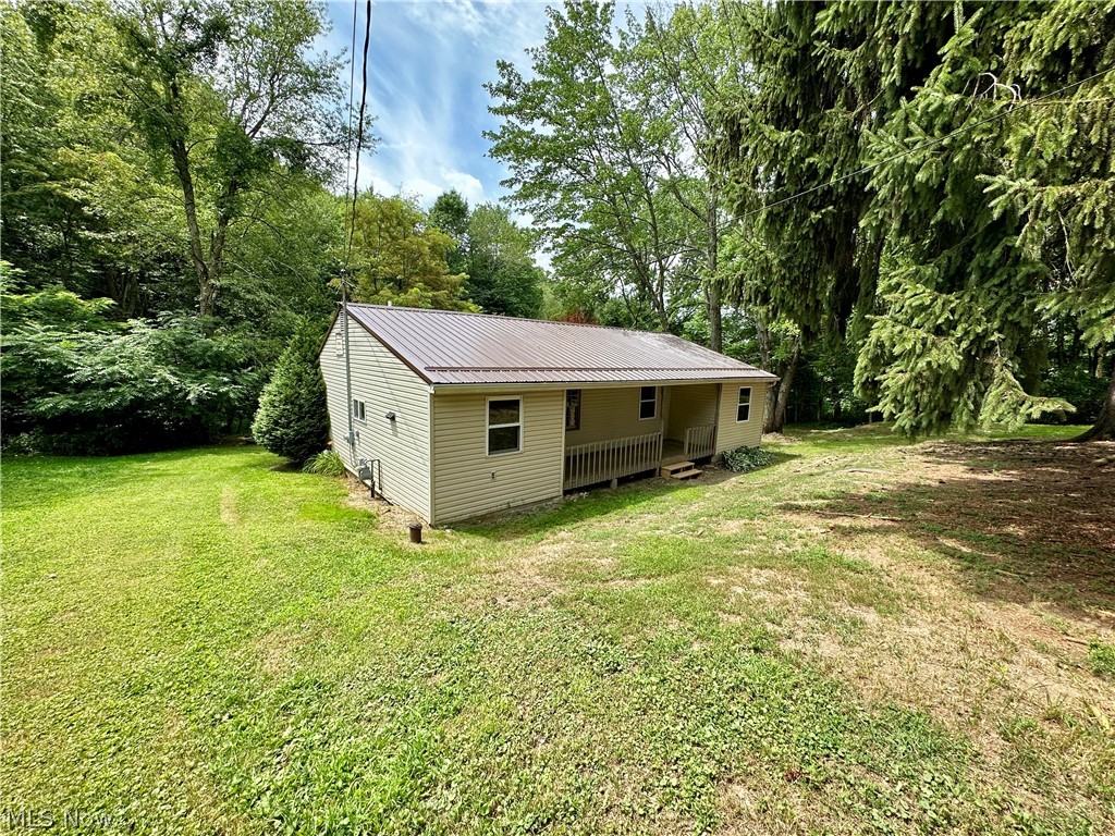 48963 Bloomfield Road East Liverpool, OH 43920 - Photo 20 of 25 View of yard