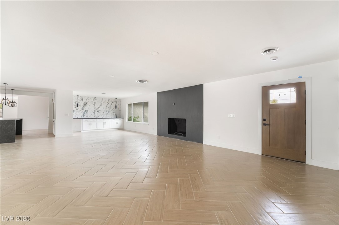 4501 South Woodcrest Road Las Vegas, NV 89121 - Photo 6 of 49