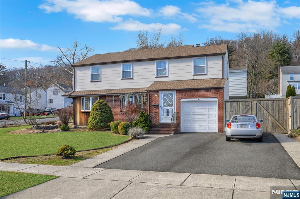 6 Hillside Avenue Cedar Grove, NJ 07009 - Photo 14 of 32