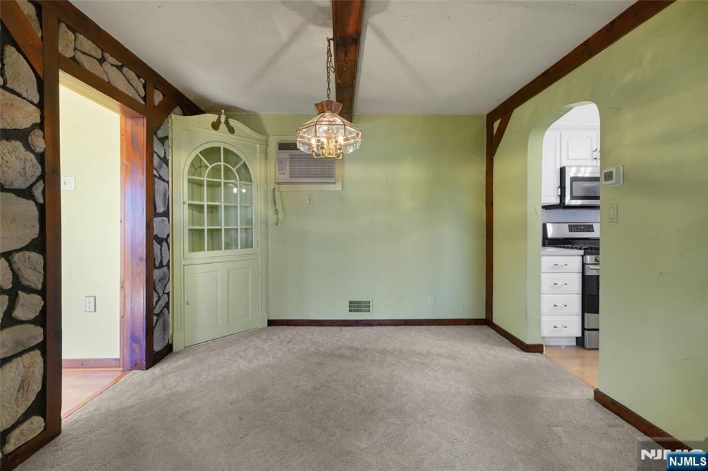 6 Hillside Avenue Cedar Grove, NJ 07009 - Photo 6 of 32