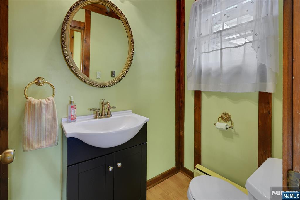 6 Hillside Avenue Cedar Grove, NJ 07009 - Photo 7 of 32