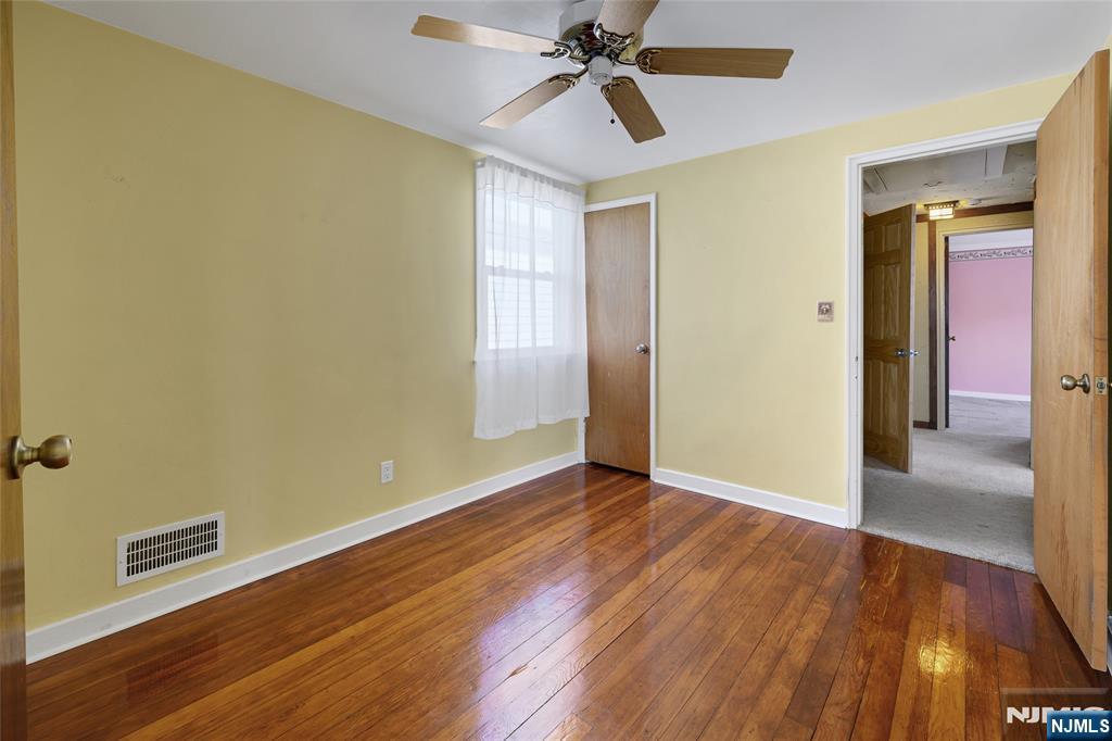 6 Hillside Avenue Cedar Grove, NJ 07009 - Photo 10 of 32