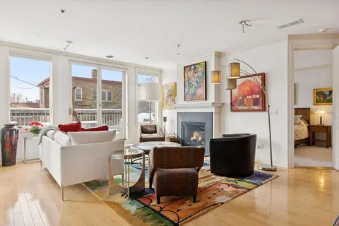 $550,000 | 700 Grand Avenue, Unit 204, St. Paul, MN 55105