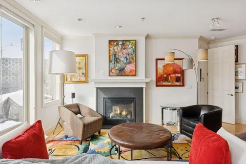 $550,000 | 700 Grand Avenue, Unit 204, St. Paul, MN 55105