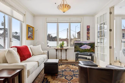 $550,000 | 700 Grand Avenue, Unit 204, St. Paul, MN 55105