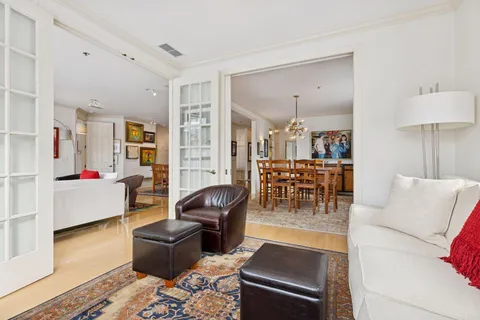 $550,000 | 700 Grand Avenue, Unit 204, St. Paul, MN 55105