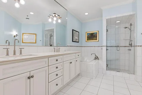 $550,000 | 700 Grand Avenue, Unit 204, St. Paul, MN 55105