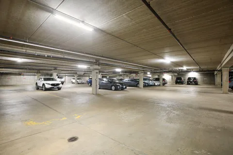 $550,000 | 700 Grand Avenue, Unit 204, St. Paul, MN 55105