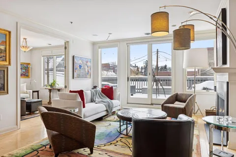 $550,000 | 700 Grand Avenue, Unit 204, St. Paul, MN 55105