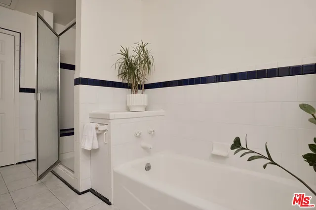 $1,490,000 | 943 Venango Avenue, Los Angeles, CA 90029