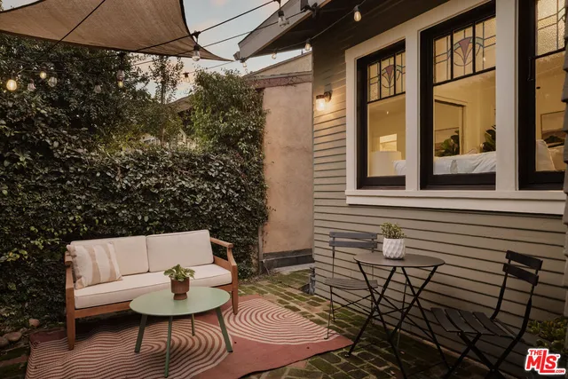 $1,490,000 | 943 Venango Avenue, Los Angeles, CA 90029