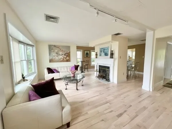 $4,100 | 14 Angela Lane, Unit K1, Watertown, MA 02472