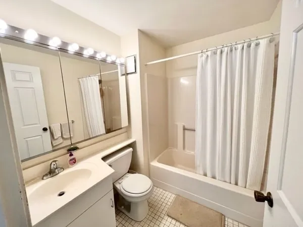 $4,100 | 14 Angela Lane, Unit K1, Watertown, MA 02472