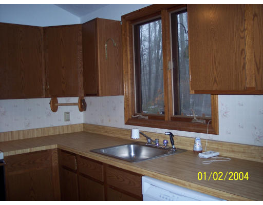 167 Parmenter Road Oakham, MA 01068 - Photo 5 of 8