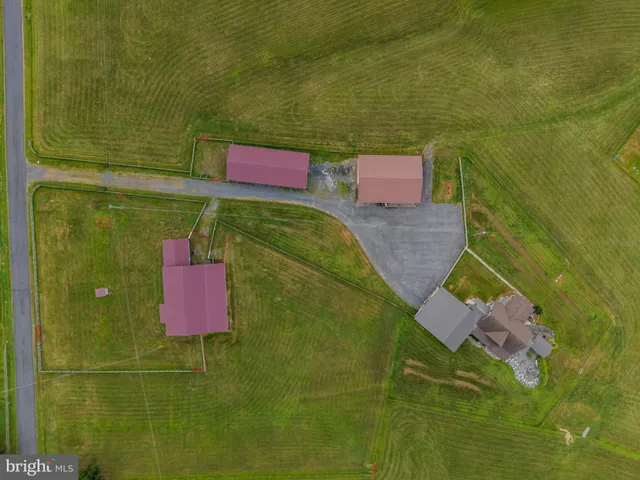 $1,100,000 | 729 Gloss Road, East Waterford, PA 17021