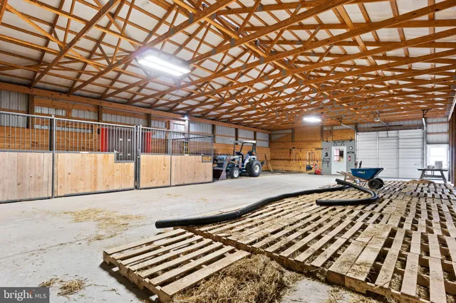 $1,100,000 | 729 Gloss Road, East Waterford, PA 17021