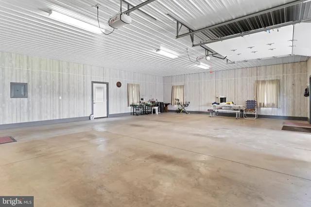 $1,100,000 | 729 Gloss Road, East Waterford, PA 17021