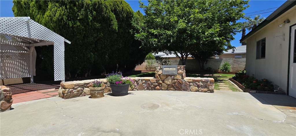 6156 Elenor Street Riverside, CA 92506 - Photo 47 of 63 Built In BBQ