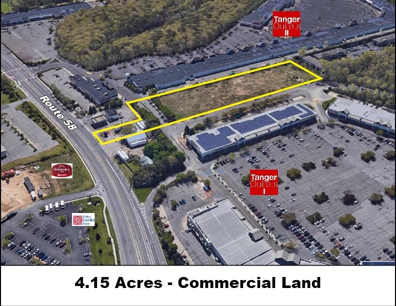 2009 Old Country Road Riverhead, NY 11901 - Photo 4 of 9