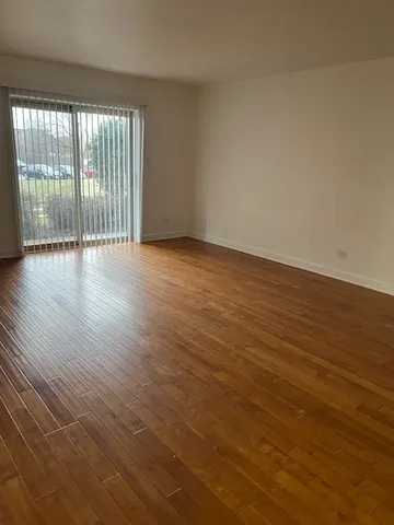 $2,200 | 2423 North Kennicott Drive, Unit 1C, Arlington Heights, IL 60004