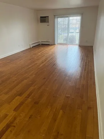 $2,200 | 2423 North Kennicott Drive, Unit 1C, Arlington Heights, IL 60004