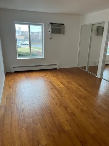 $2,000 | 2423 North Kennicott Drive, Unit 1C, Arlington Heights, IL 60004