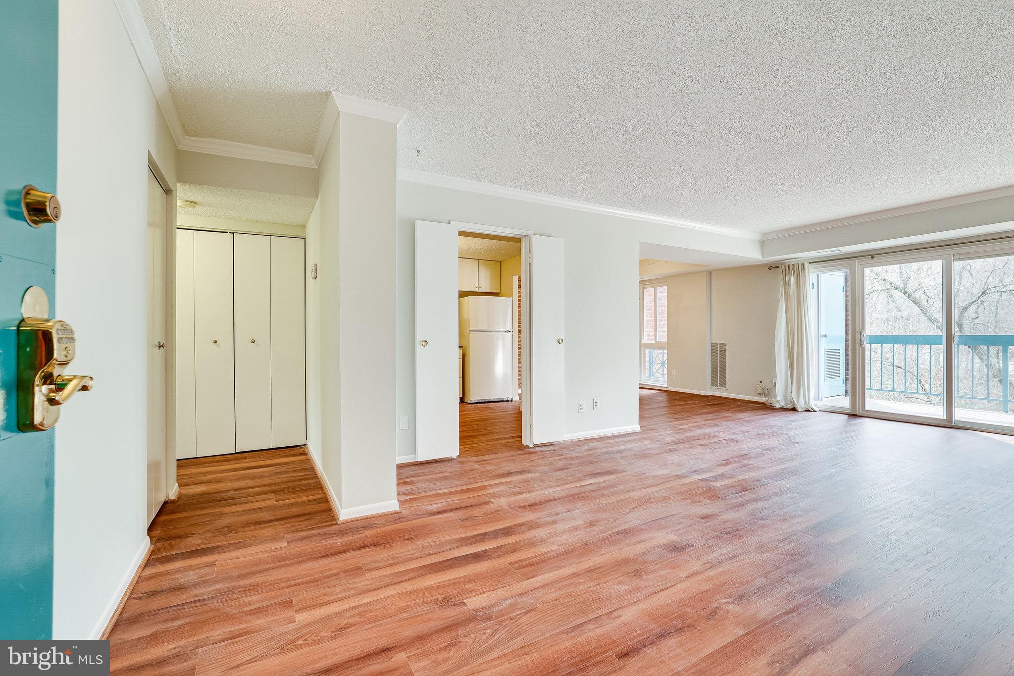 11843 Shire Court, Unit 22C Reston, VA 20191 - Photo 3 of 28 Foyer / Entry