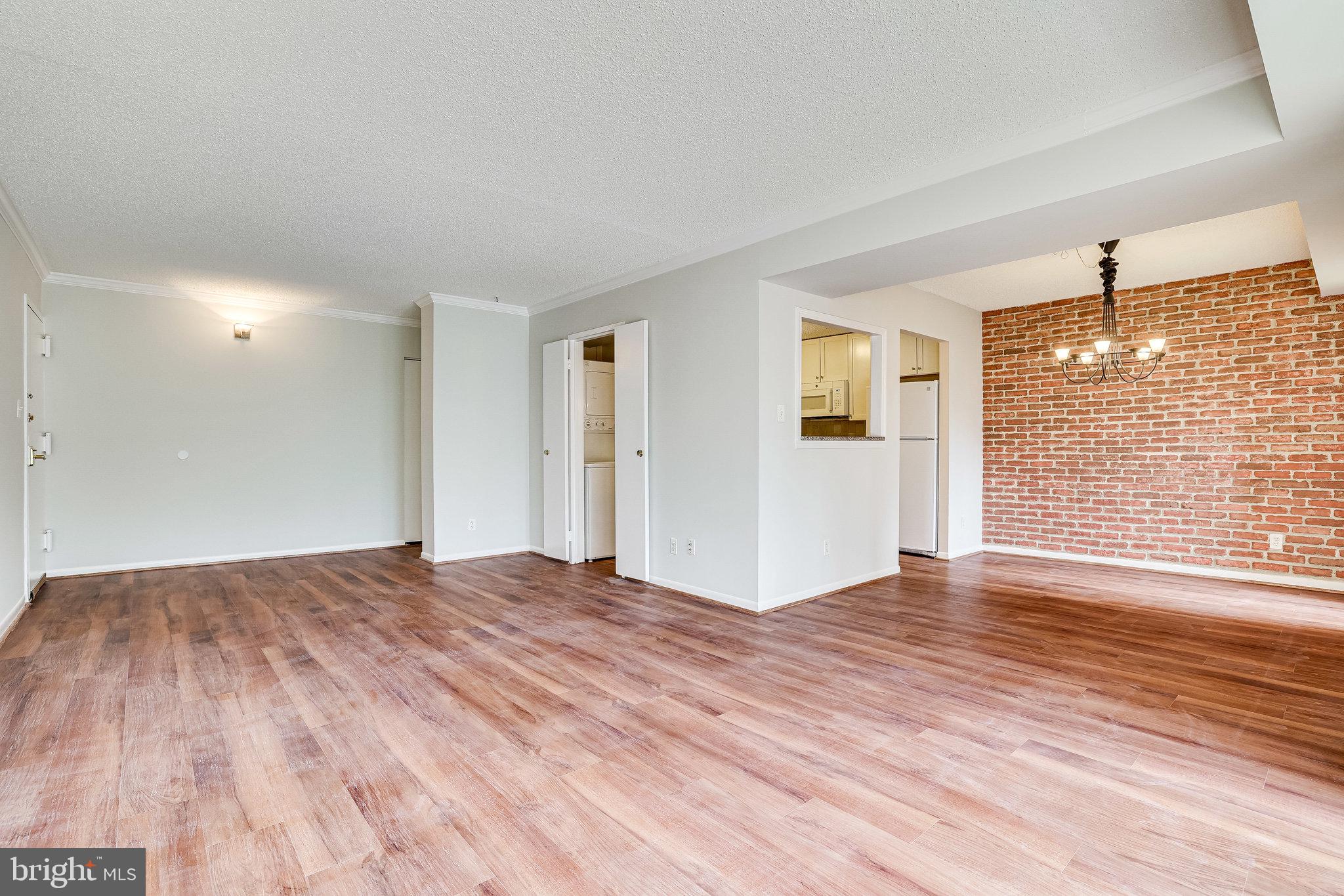 11843 Shire Court, Unit 22C Reston, VA 20191 - Photo 9 of 28 Living / Dining