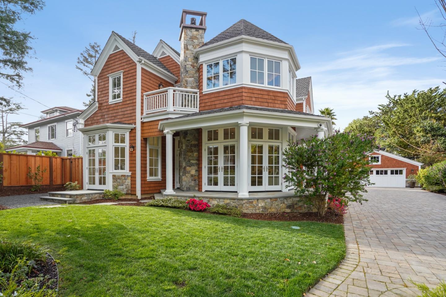 88 Warren Road San Mateo, CA 94401 - Photo 4 of 50 a front view of a house with a yard