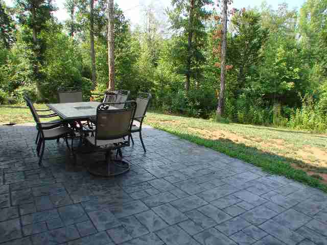 1374 Burdette Road Gray Court, SC 29645 - Photo 7 of 9