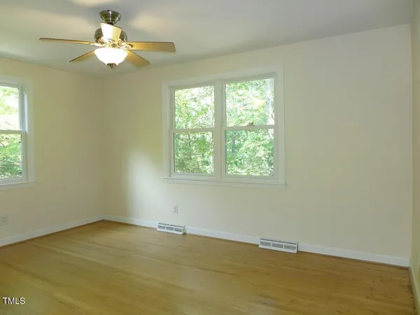 $2,995 | 346 Wesley Drive, Chapel Hill, NC 27516