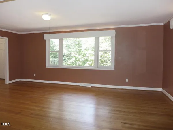 $2,995 | 346 Wesley Drive, Chapel Hill, NC 27516