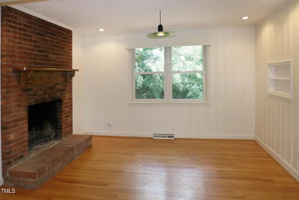 $2,995 | 346 Wesley Drive, Chapel Hill, NC 27516