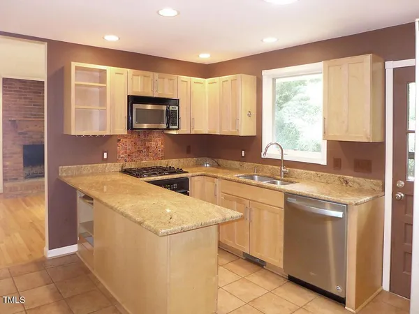 $2,995 | 346 Wesley Drive, Chapel Hill, NC 27516