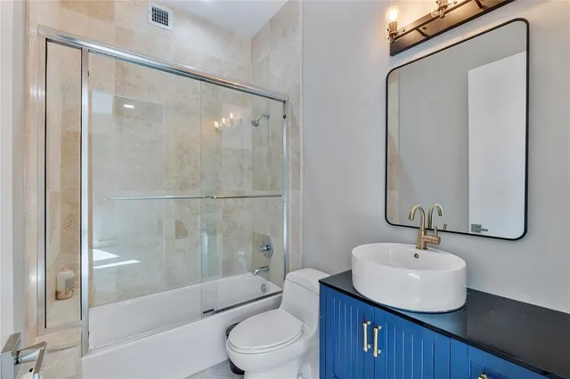 a view of an house with backyard porch and outdoor space