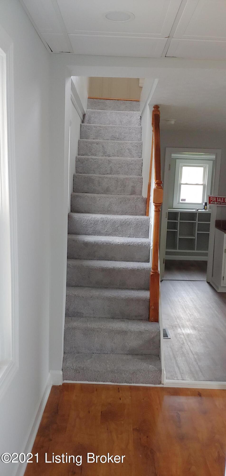 603 Country Club Road Louisville, KY 40206 - Photo 8 of 21 0502211250a_HDR