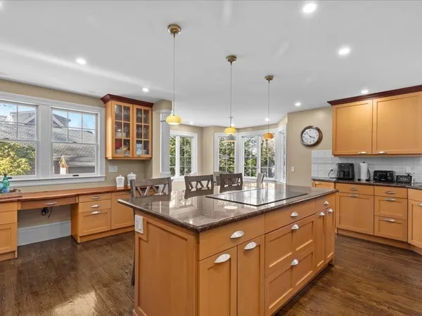 $2,890,000 | 8 Tennyson Road, Wellesley, MA 02481