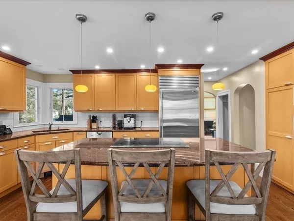 $2,890,000 | 8 Tennyson Road, Wellesley, MA 02481