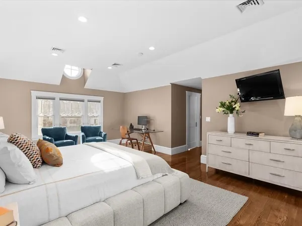 $2,890,000 | 8 Tennyson Road, Wellesley, MA 02481