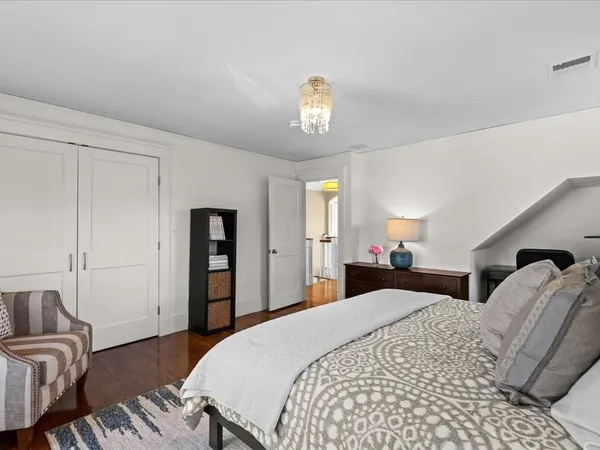 $2,890,000 | 8 Tennyson Road, Wellesley, MA 02481