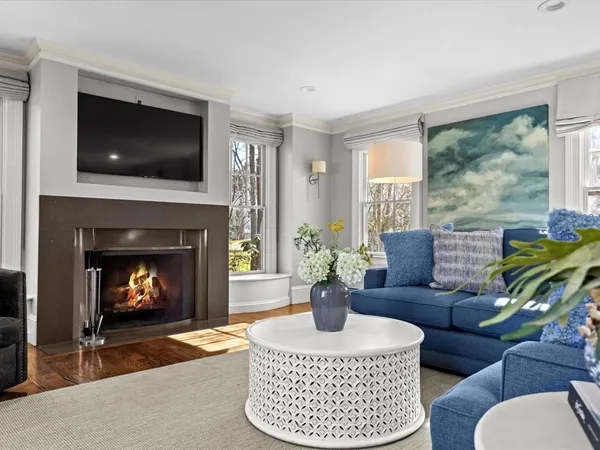 $2,890,000 | 8 Tennyson Road, Wellesley, MA 02481