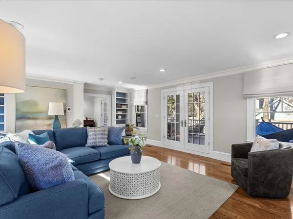 $2,890,000 | 8 Tennyson Road, Wellesley, MA 02481