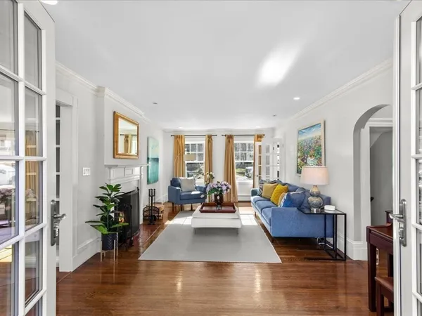 $2,890,000 | 8 Tennyson Road, Wellesley, MA 02481
