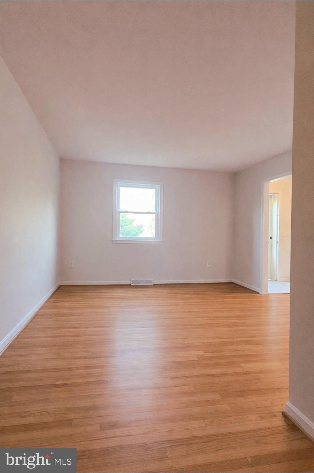455 Ridgemore Street Fredericksburg, VA 22405 - Photo 3 of 15 Living Room