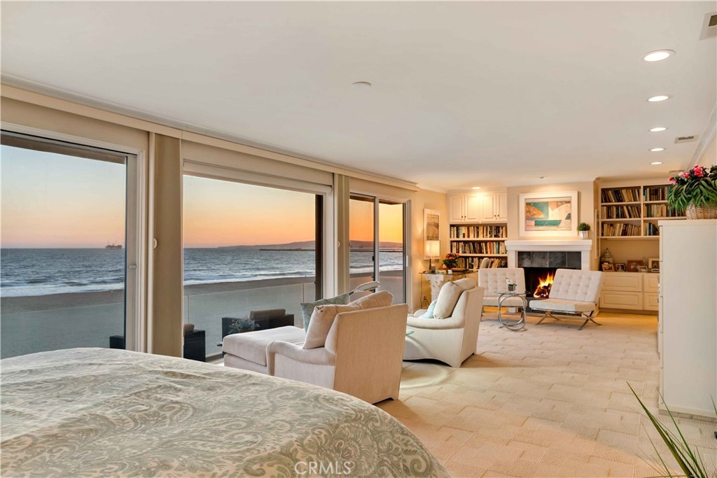 67 Surfside Avenue Surfside, CA 92649 - Photo 45 of 61 Primary Suite spans entire back of home