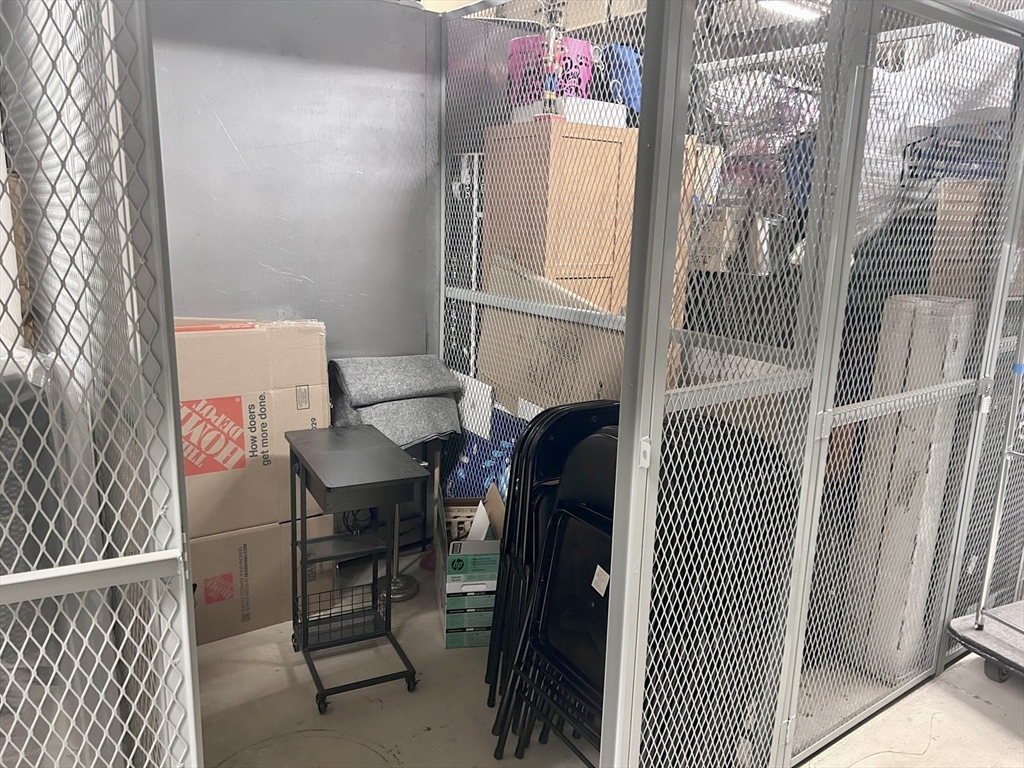 210 South Street, Unit 113 Boston, MA 02111 - Photo 6 of 17 a dining room with furniture and a window