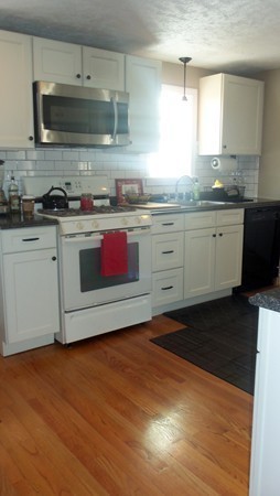 124 Gillette Circle Springfield, MA 01118 - Photo 6 of 15 Gallery Image 6