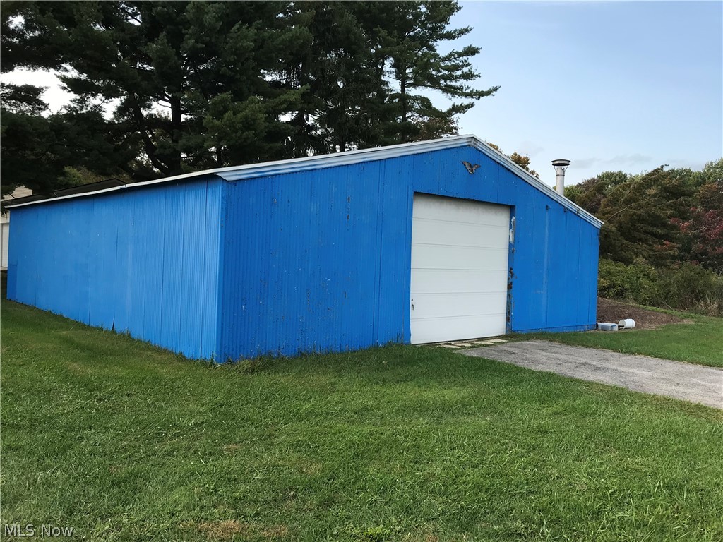 811 Old Forge Road Kent, OH 44240 - Photo 22 of 34 Oversized 40x48 metal storage barn.