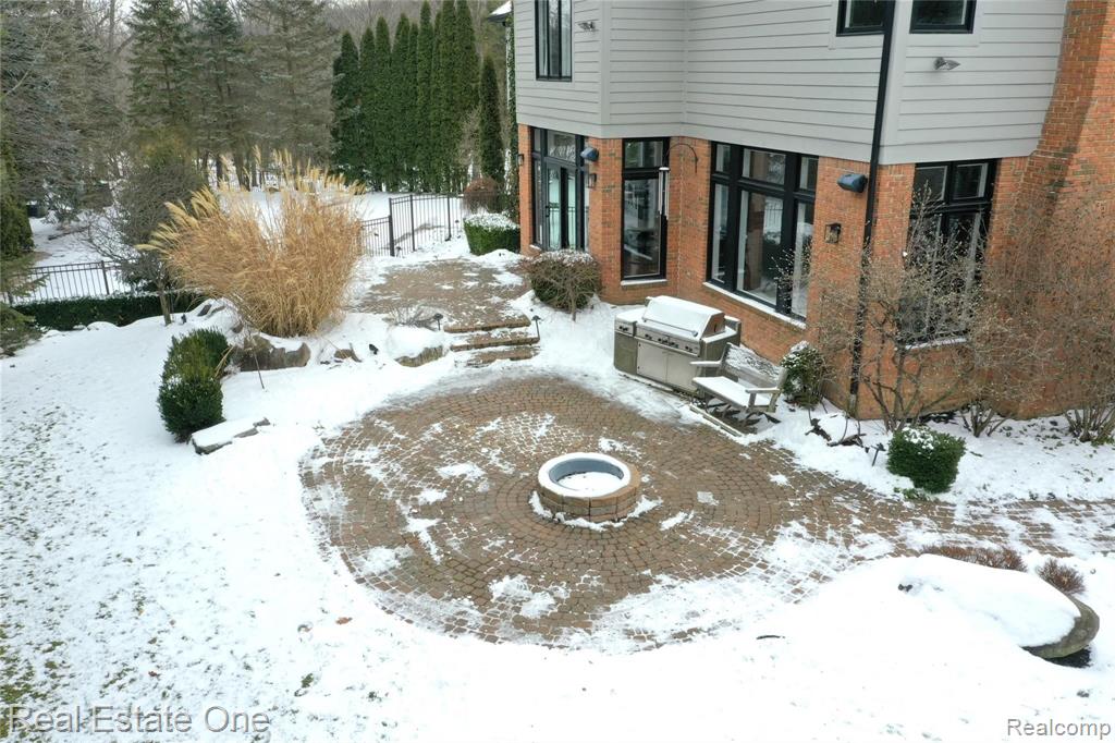 1686 Apple Ridge Court Rochester Hills, MI 48306 - Photo 4 of 66