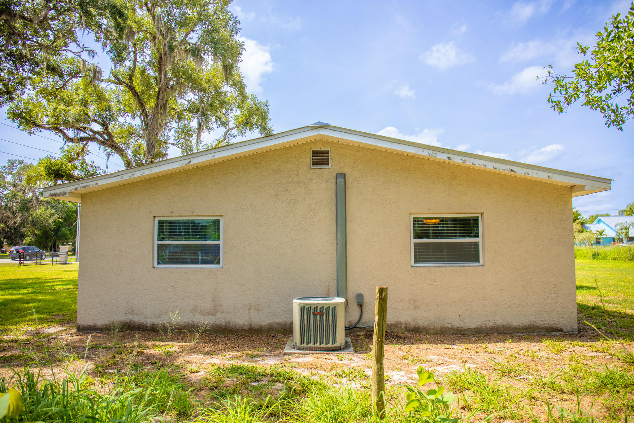 2675 Southwest 24th Avenue Okeechobee, FL 34974 - Photo 23 of 60 1CC0B6F3-E618-4EB2-8F71-DFE96AFFA305